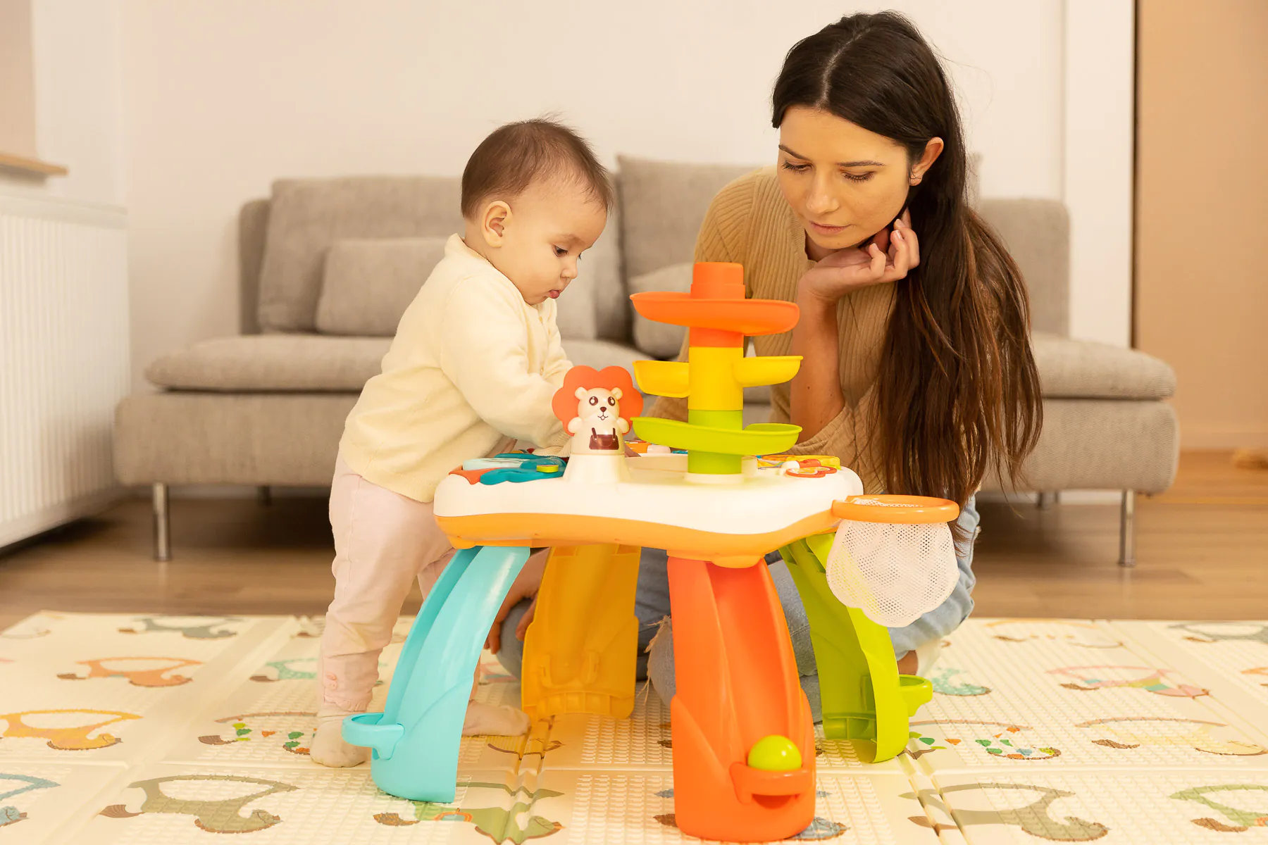 Mesa Didáctica con Pelotas y Torre - Imagen 3