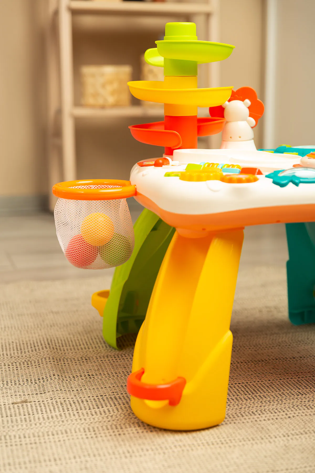 Mesa Didáctica con Pelotas y Torre - Imagen 2